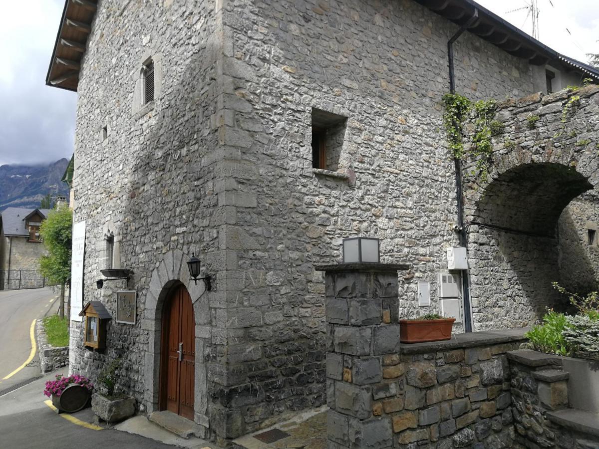 Отель Abadia Del Pirineo Трамакастилья-де-Тена Экстерьер фото