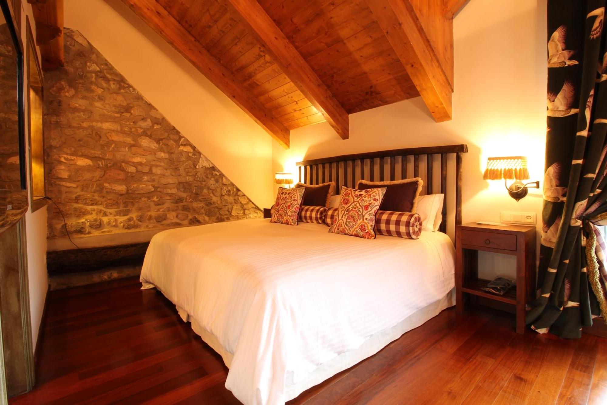 Отель Abadia Del Pirineo Трамакастилья-де-Тена Экстерьер фото