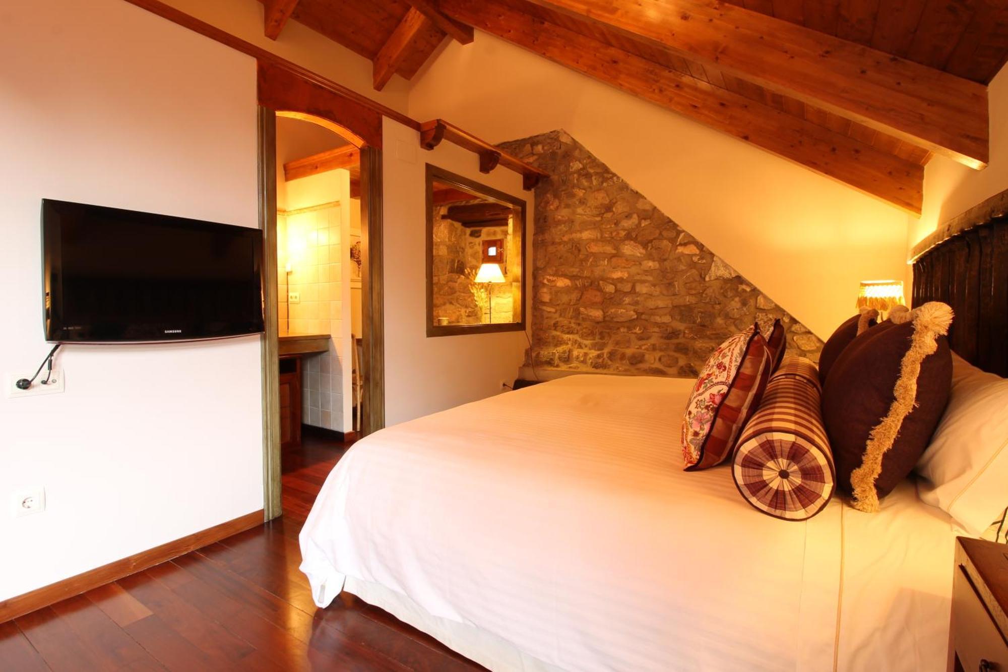 Отель Abadia Del Pirineo Трамакастилья-де-Тена Экстерьер фото