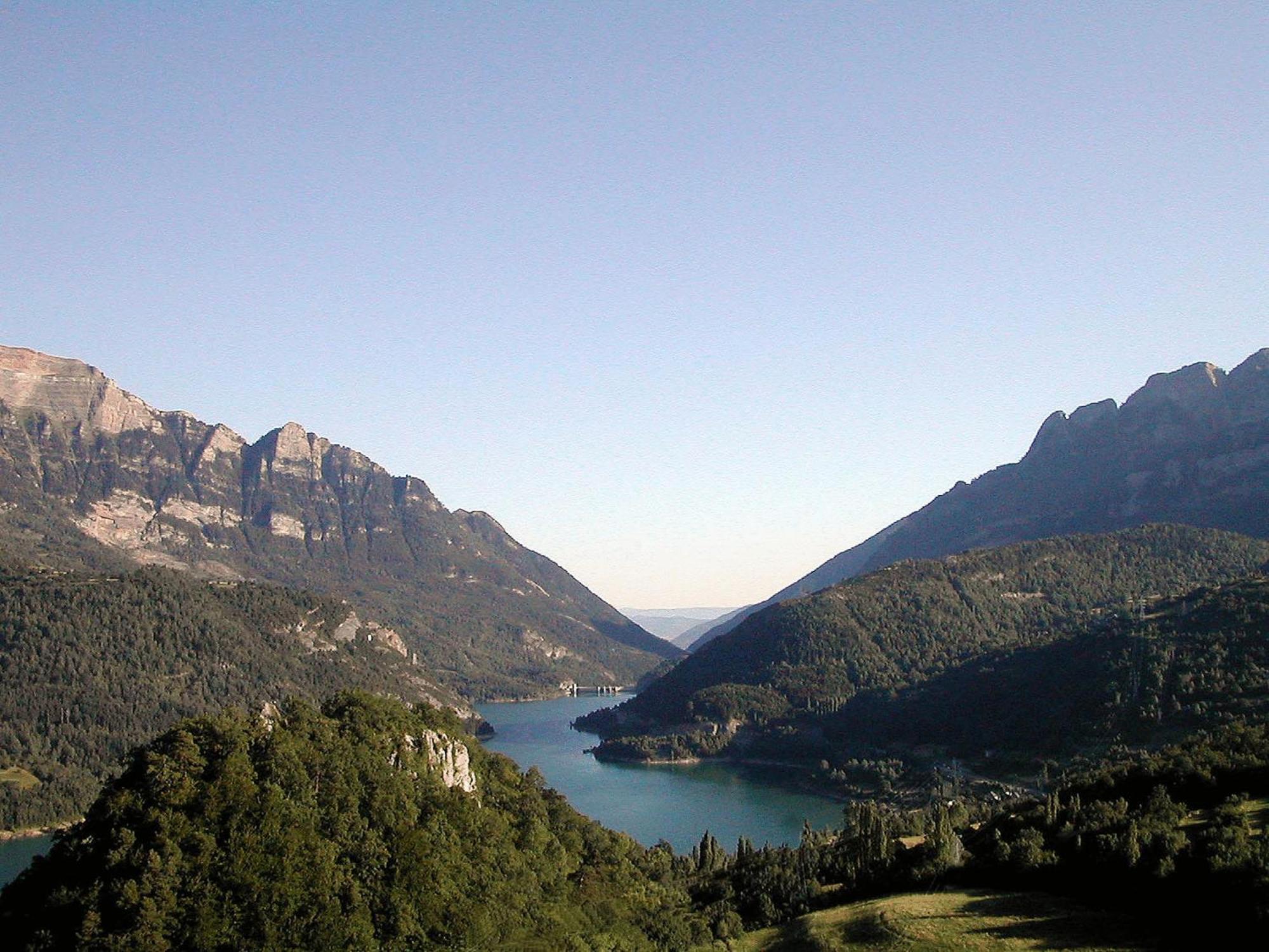Отель Abadia Del Pirineo Трамакастилья-де-Тена Экстерьер фото