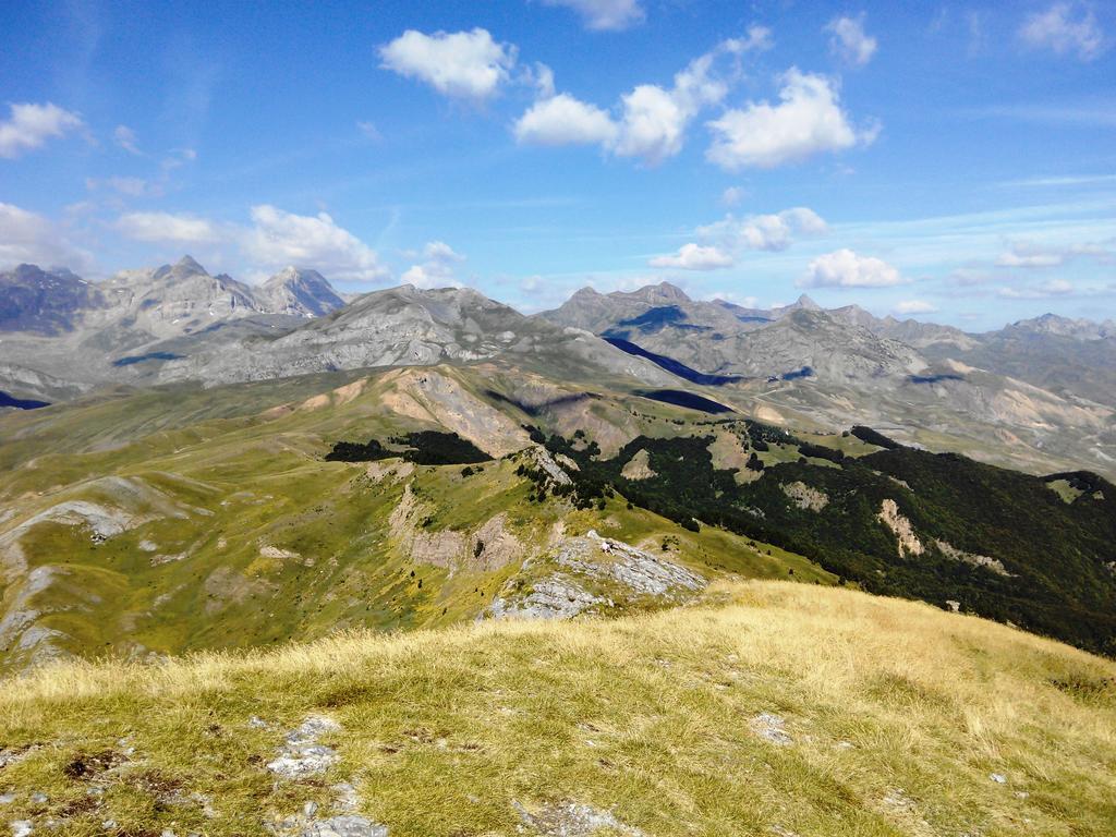 Отель Abadia Del Pirineo Трамакастилья-де-Тена Экстерьер фото