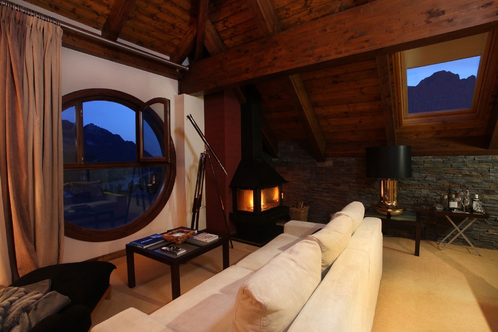 Отель Abadia Del Pirineo Трамакастилья-де-Тена Экстерьер фото