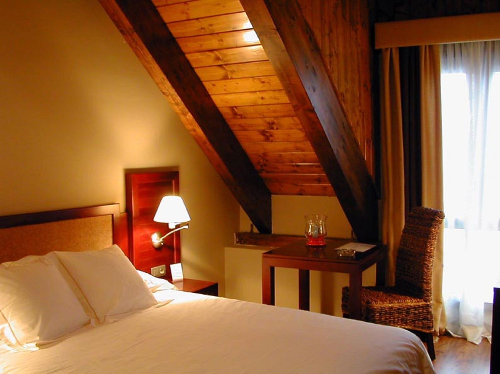 Отель Abadia Del Pirineo Трамакастилья-де-Тена Экстерьер фото