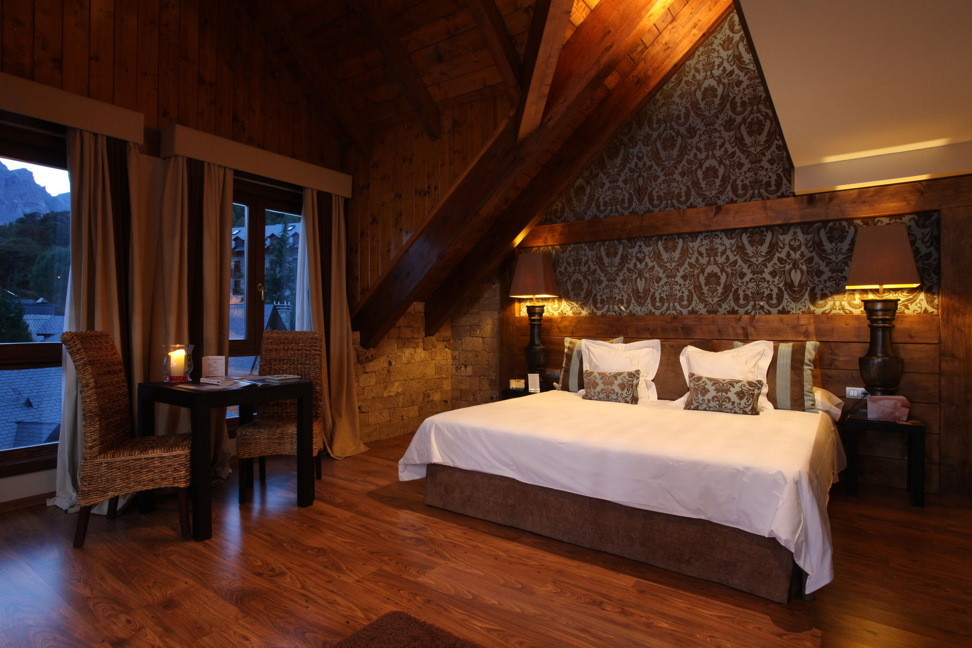 Отель Abadia Del Pirineo Трамакастилья-де-Тена Экстерьер фото
